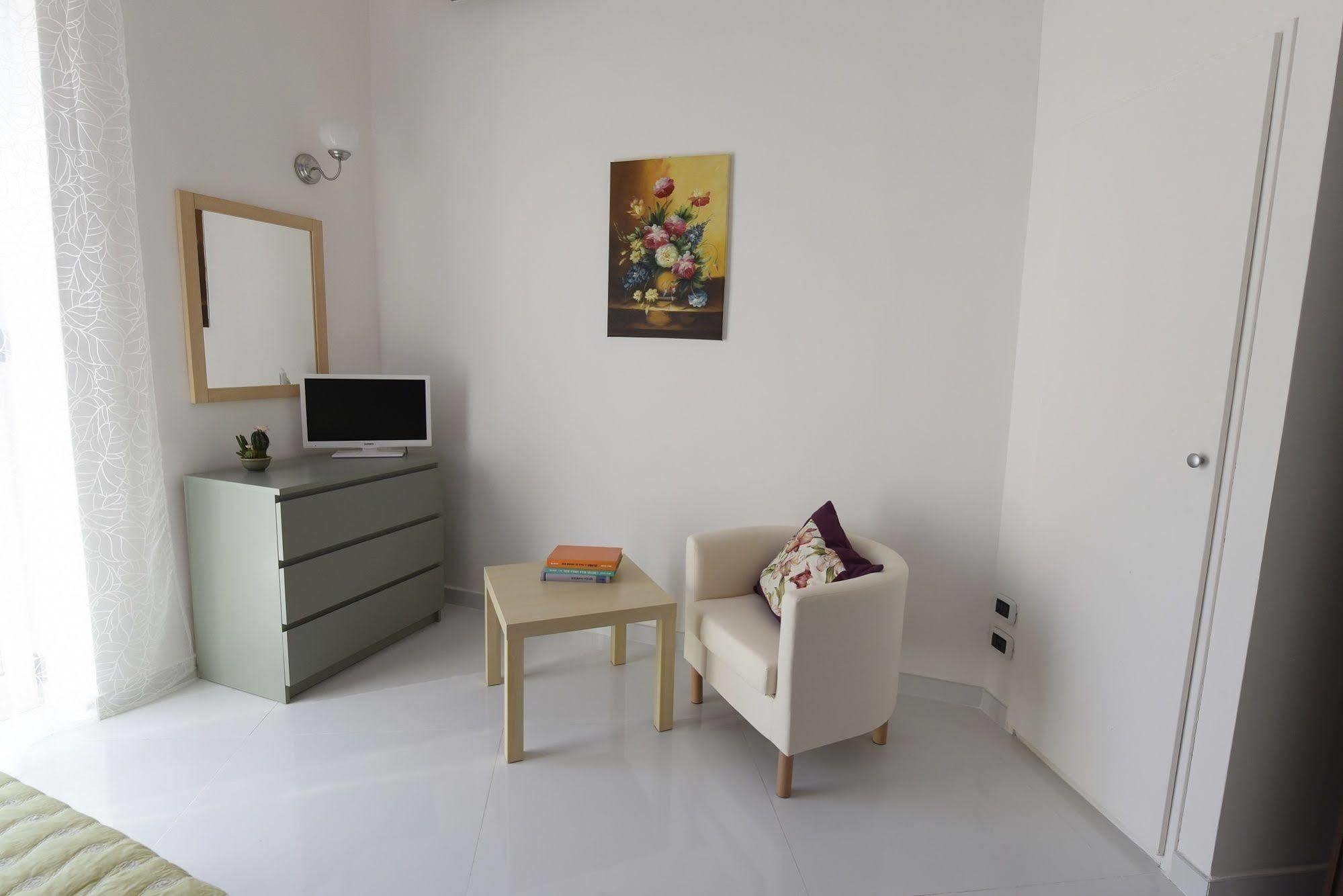 פומפיי Evita House B&B מראה חיצוני תמונה