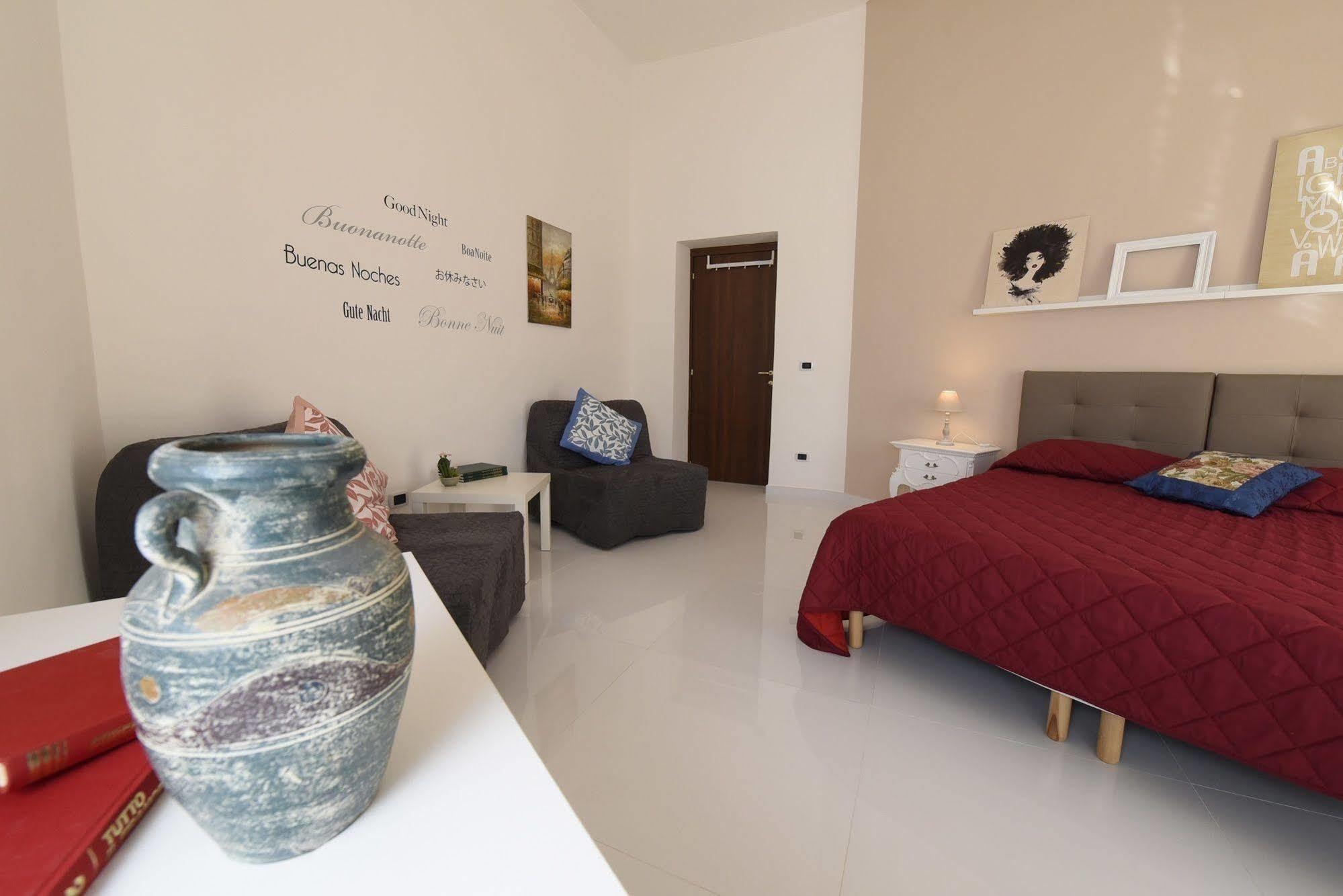 פומפיי Evita House B&B מראה חיצוני תמונה